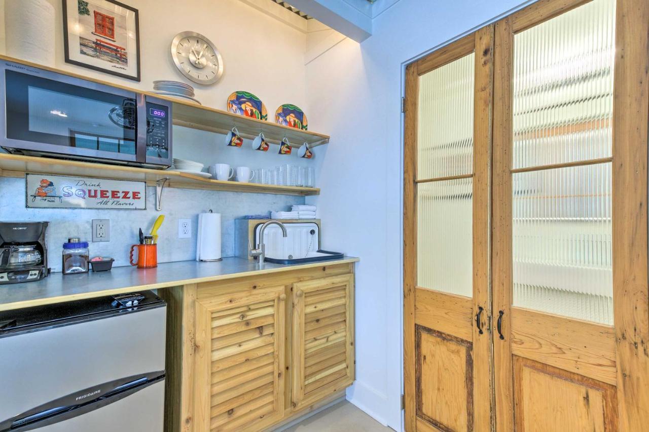 Walk To Beach From Chic Old Town Apartment With Yard Bay St. Louis ภายนอก รูปภาพ